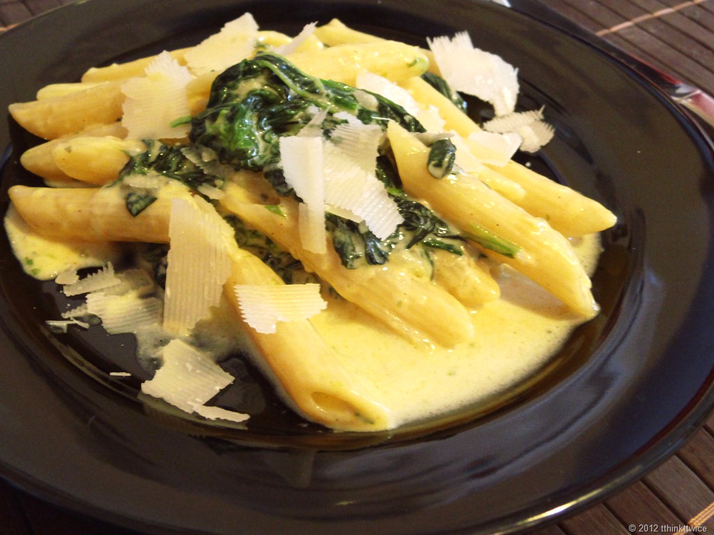 [Rezept] Penne in Spinat-Gorgonzola Sahnesauce · tthinkttwice